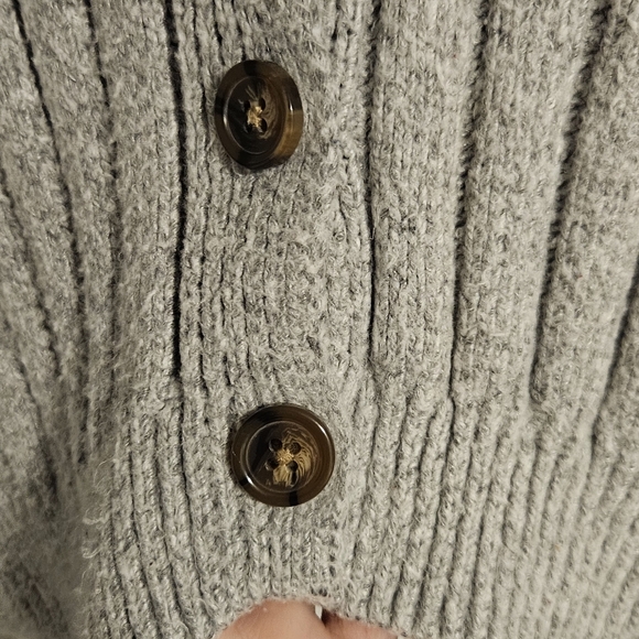 Cardigan - Picture 2 of 3